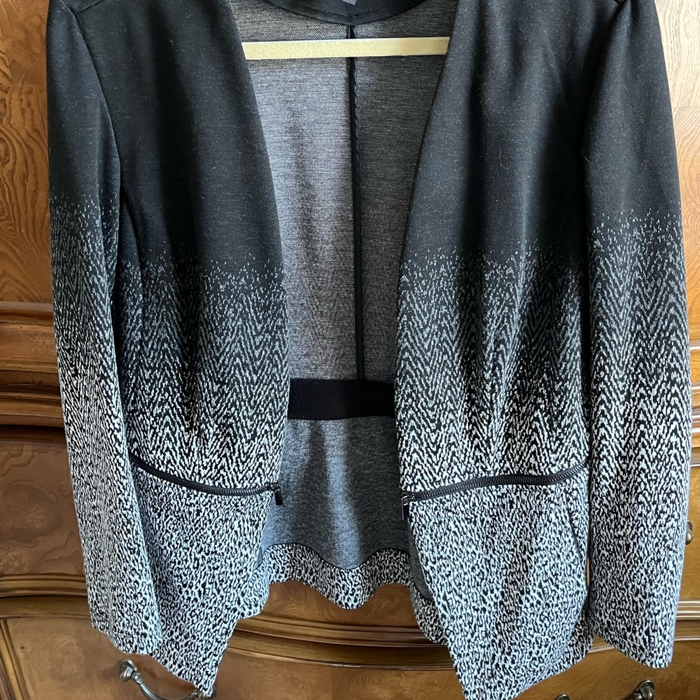 Grana Black Textured Garment